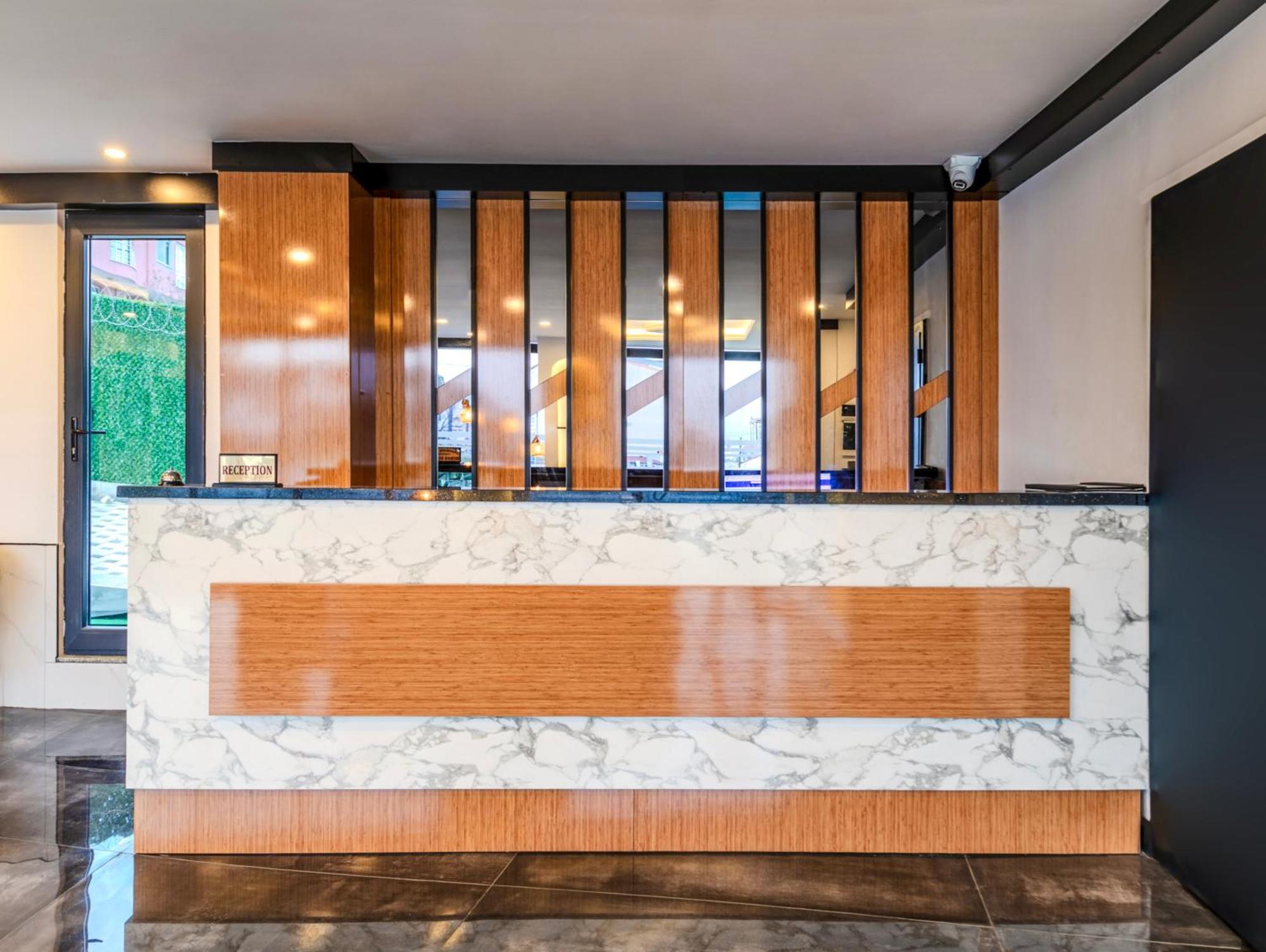 Solin Airport Hotel Arnavutkoy Екстериор снимка
